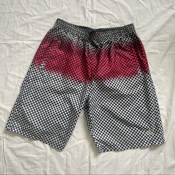 ✨SOLD✨ RARE Adidas Checkered Shorts - Picture 2 of 10